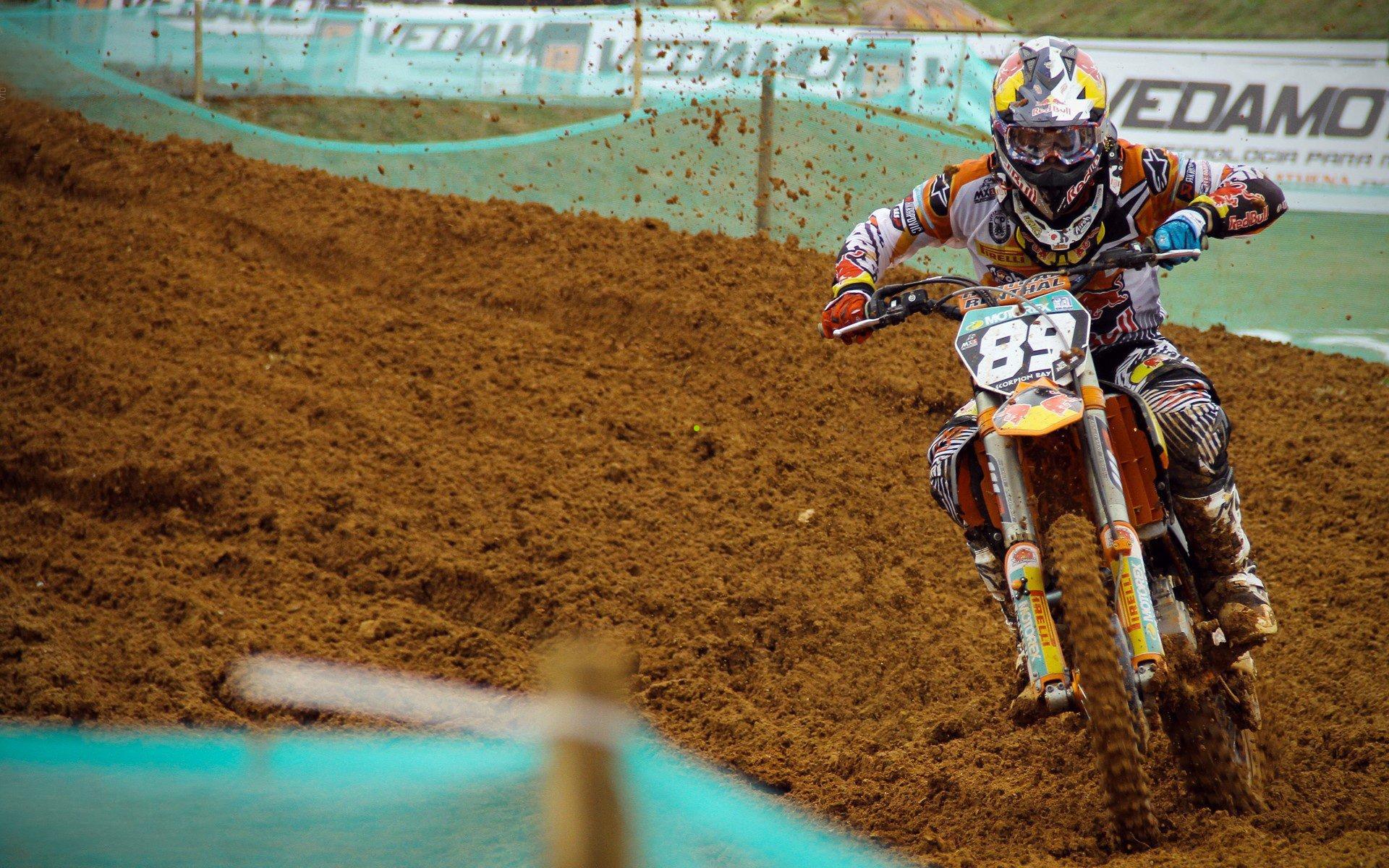 【开云综合服务】首尔慈善赛幕后趣闻，亨利动用私人关系力邀温格临时执教引轰动